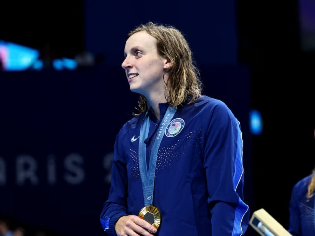 paris 2024 olympics   swimming   women s 800m freestyle victory ceremony   paris la defense arena nanterre france   august 03 2024 gold medallist katie ledecky of united states celebrates after winning with bronze medallist paige madden of united states photo reuters